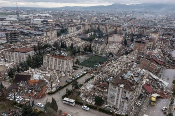 Как разрушительные землетрясения в Турции и Сирии изменили города (фото) Как разрушительные землетрясения в Турции и Сирии изменили города (фото)