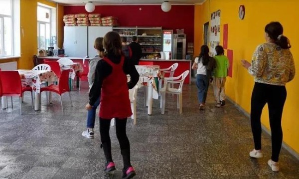 35% учащихся в Грузии никогда не едят в школьный период – что называют причиной? 35% учащихся в Грузии никогда не едят в школьный период – что называют причиной?