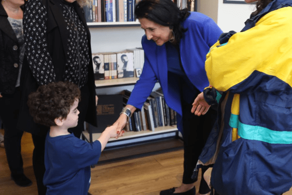 Саломе Зурабишвили поддержала семьи детей с ахондроплазией