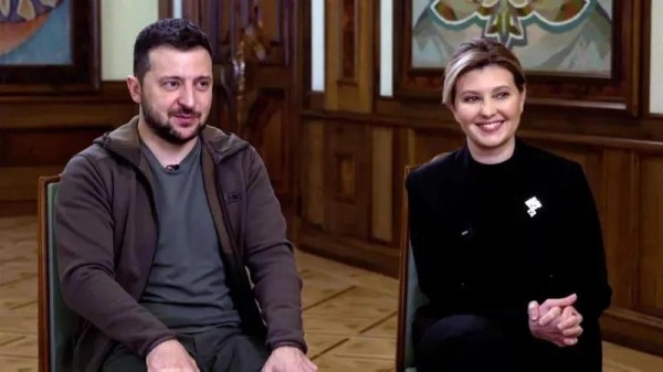 Владимир Зеленский – Люди говорят, что я неплохой президент, но в данный момент я точно не хороший отец – Моих детей воспитывает моя жена и война Владимир Зеленский – Люди говорят, что я неплохой президент, но в данный момент я точно не хороший отец – Моих детей воспитывает моя жена и война