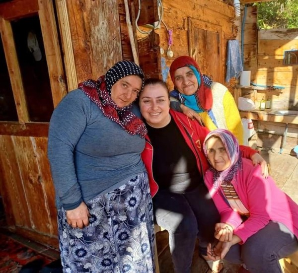 «Не оставляли мысли, что скоро все уйдет под воду» — затопленный город и грузинская художница, увидевшая «последний вздох» Юсуфели