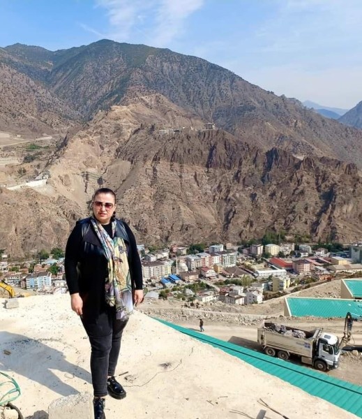 «Не оставляли мысли, что скоро все уйдет под воду» — затопленный город и грузинская художница, увидевшая «последний вздох» Юсуфели