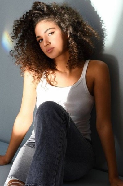 Молодая грузинка, продюсером которой является Кета Топурия, продолжает покорять сцену