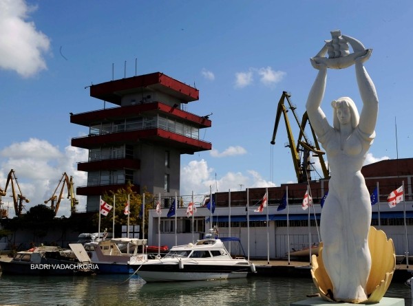 В Поти обнаружен груз урана на 2 миллиона долларов В Поти обнаружен груз урана на 2 миллиона долларов