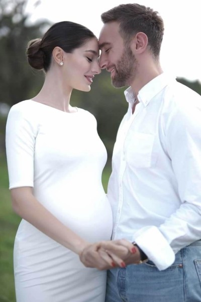 Лиза Чичуа и Ираклий Макацария ждут первенца — кадры с красивой фотосессии пары Лиза Чичуа и Ираклий Макацария ждут первенца — кадры с красивой фотосессии пары