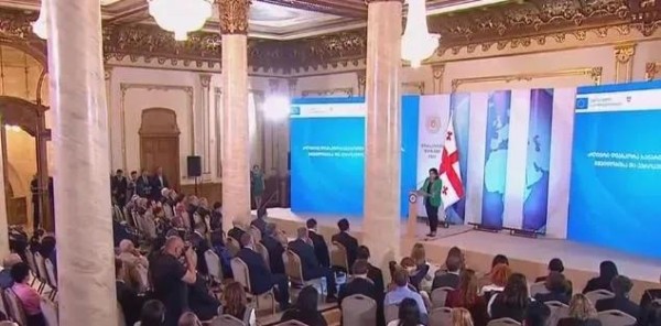 Президент – Все грузины имеют право на возвращение гражданства Президент – Все грузины имеют право на возвращение гражданства