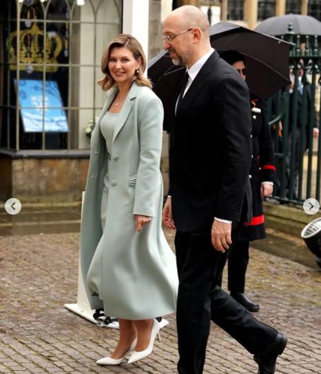 Грустный Гарри, озорник Джордж и Кейт Миддлтон в королевском стиле - яркие моменты коронации (фото) Грустный Гарри, озорник Джордж и Кейт Миддлтон в королевском стиле - яркие моменты коронации (фото)