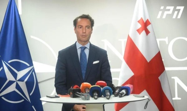 Хавьер Коломина - Некоторые реакции после одностороннего решения Москвы о возобновлении полетов являются для нас предметом обеспокоенности, я передал этот «мессидж» вашим властям