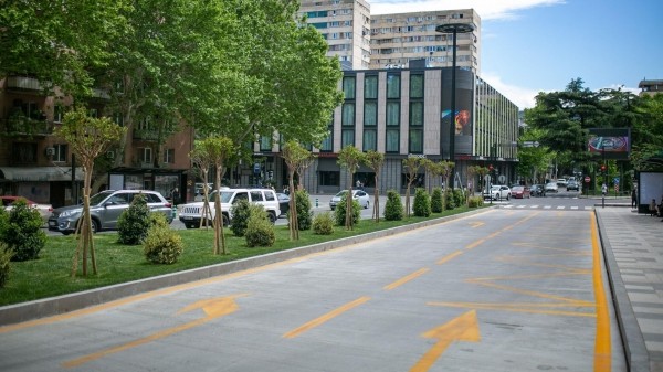 Завершен ремонт одной из центральных площадей Тбилиси