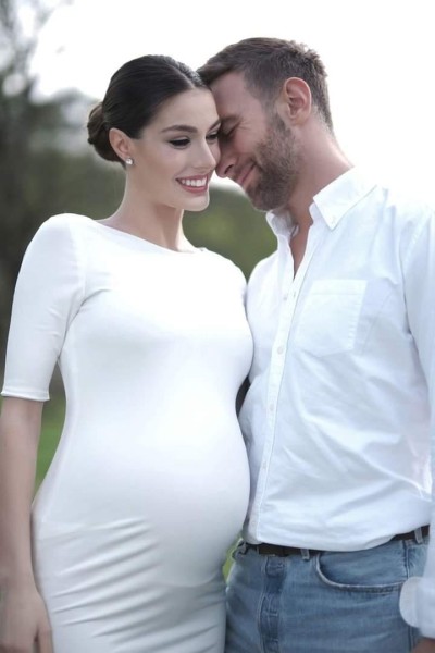 Лиза Чичуа и Ираклий Макацария ждут первенца — кадры с красивой фотосессии пары Лиза Чичуа и Ираклий Макацария ждут первенца — кадры с красивой фотосессии пары