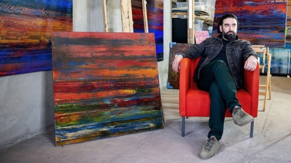 Несмотря на пожар – выставка художника, 80% картин которого сгорели, пройдет в Тбилиси Несмотря на пожар – выставка художника, 80% картин которого сгорели, пройдет в Тбилиси