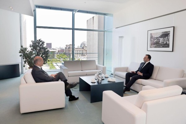 Ираклий Гарибашвили встретился с Олафом Шольцем — о чем говорили лидеры: администрация правительства распространяет фото и информацию из Берлина