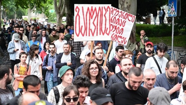 Протест горняков Чиатура – участники акции устроили шествие по Тбилиси