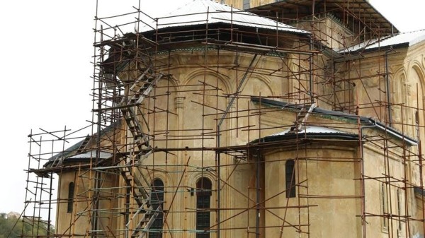 Итальянские специалисты изучают ситуацию в монастыре Гелати