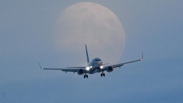 Гражданские самолеты будут летать на юг России по дополнительному маршруту Гражданские самолеты будут летать на юг России по дополнительному маршруту