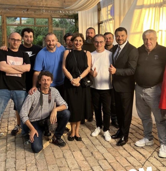 «Пусть все успокоятся, он не русский и мы не поем на русском…» - первый комментарий Нани Брегвадзе по поводу распространенной информации, якобы она записала дуэт с российским исполнителем