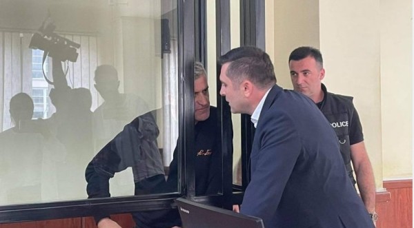 Суд отпустил под залог в 5 тысяч лари владельца батумского ресторана “Ретро”