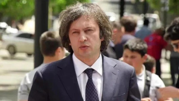 По заявлению Ираклия Кобахидзе, правящая команда учтет просьбу европейских партнеров и не будет принимать закон о деолигархизации до декабря По заявлению Ираклия Кобахидзе, правящая команда учтет просьбу европейских партнеров и не будет принимать закон о деолигархизации до декабря