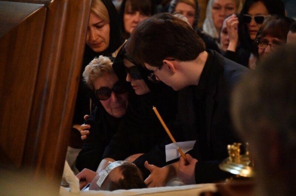 Российские СМИ пишут, что у Дианы Гурцкой депрессия после смерти мужа – «Она отказывается общаться с друзьями, не встает с постели... рядом с ней сын и брат» Российские СМИ пишут, что у Дианы Гурцкой депрессия после смерти мужа – «Она отказывается общаться с друзьями, не встает с постели... рядом с ней сын и брат»