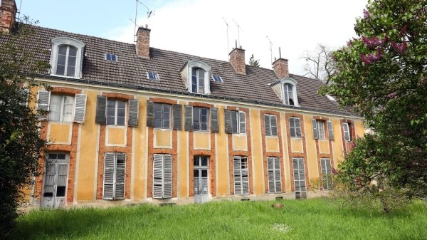 Масштабный фестиваль открылся в грузинском поместье Левиль во Франции 