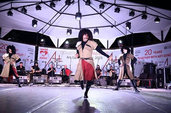 Грузинское творчество: популярный фестиваль "Арт-Гени 2023" в Тбилиси – фото Грузинское творчество: популярный фестиваль "Арт-Гени 2023" в Тбилиси – фото