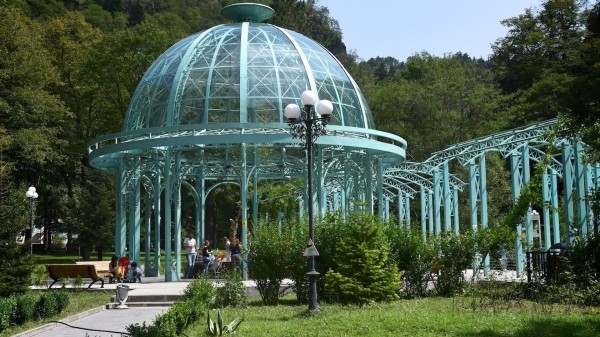 Бальнеологические курорты Грузии: лечебные воды и воздух