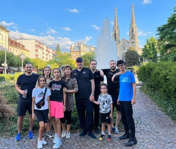 Один из самых многодетных кабинетов министров и грузинские политики, у которых 4 и больше детей