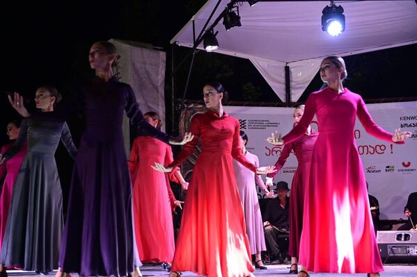 Грузинское творчество: популярный фестиваль "Арт-Гени 2023" в Тбилиси – фото Грузинское творчество: популярный фестиваль "Арт-Гени 2023" в Тбилиси – фото