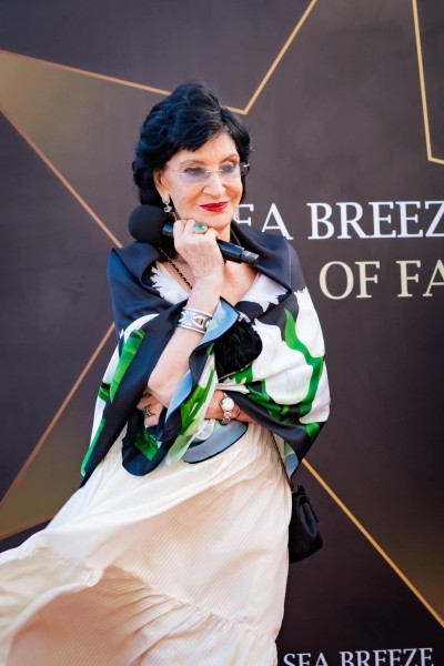 «Это был незабываемый день» - В Азербайджане открыли звезду Нани Брегвадзе: кто был среди известных гостей и как легендарная певица выглядела на церемонии (фото) «Это был незабываемый день» - В Азербайджане открыли звезду Нани Брегвадзе: кто был среди известных гостей и как легендарная певица выглядела на церемонии (фото)