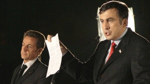 “Я убедил его отозвать танки” – Саркози рассказал как остановил российскую армию в Грузии