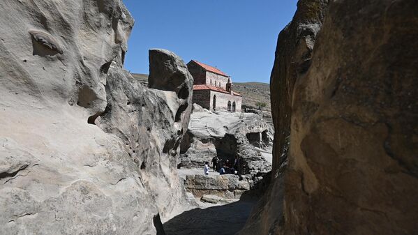 Пещерный город Уплисцихе: знаменитая достопримечательность Грузии – фото Пещерный город Уплисцихе: знаменитая достопримечательность Грузии – фото