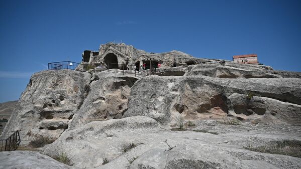 Пещерный город Уплисцихе: знаменитая достопримечательность Грузии – фото Пещерный город Уплисцихе: знаменитая достопримечательность Грузии – фото