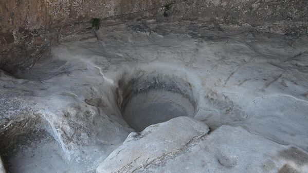 Пещерный город Уплисцихе: знаменитая достопримечательность Грузии – фото Пещерный город Уплисцихе: знаменитая достопримечательность Грузии – фото