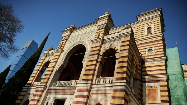 Как часто вы посещаете театры? Как часто вы посещаете театры?