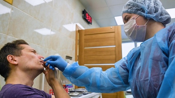 Заболеваемость COVID-19 в России за неделю выросла на 48% Заболеваемость COVID-19 в России за неделю выросла на 48%