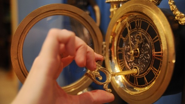 Европейские страны перешли на зимнее время Европейские страны перешли на зимнее время