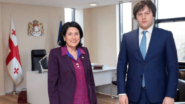 Кобахидзе начал шутить – после этого президент объявила вето на “палаточный закон” Кобахидзе начал шутить – после этого президент объявила вето на “палаточный закон”