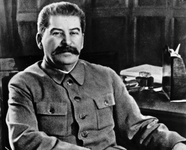 На каком языке Сталин говорил на неделовыых встречах и почему не подписывался по-грузински На каком языке Сталин говорил на неделовыых встречах и почему не подписывался по-грузински