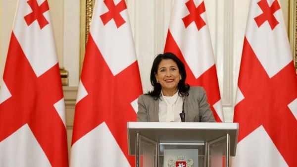 Президент Грузии не собирается уходить в отставку, несмотря на решение суда Президент Грузии не собирается уходить в отставку, несмотря на решение суда