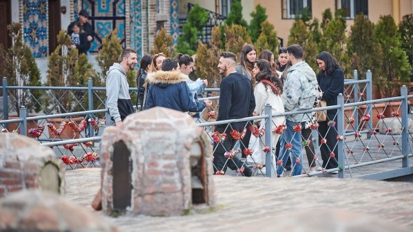 В Европу с бабушкиным хурджином: чем живет и дышит грузинская молодежь
