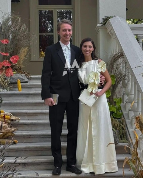 Грандиозная свадьба дочери Валерия Меладзе в Грузии – кто избранник Инги Меладзе, в каком платье была невеста и кто присутствовал на церемонии (фото) Грандиозная свадьба дочери Валерия Меладзе в Грузии – кто избранник Инги Меладзе, в каком платье была невеста и кто присутствовал на церемонии (фото)