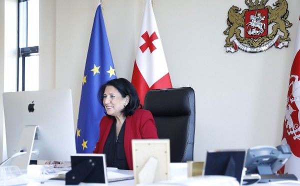 “Радуюсь вместе с народом” – Зурабишвили пообещала и дальше быть проевропейским лидером