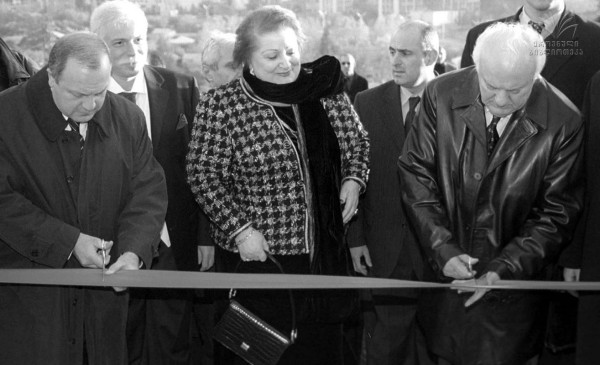 От Мананы Арчвадзе до Маки Чичуа – «первые леди» Грузии, их личная жизнь, влияние и неизвестные истории От Мананы Арчвадзе до Маки Чичуа – «первые леди» Грузии, их личная жизнь, влияние и неизвестные истории