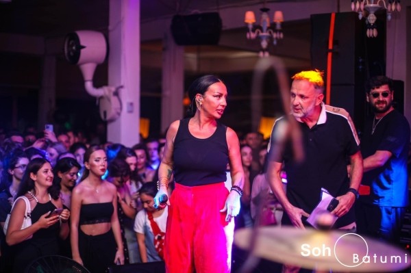 «Эликсир молодости Лелы – Мамулич» - что говорит Каха Мамулашвили о новом клипе и преображении супруги, вызвавшем большой отклик