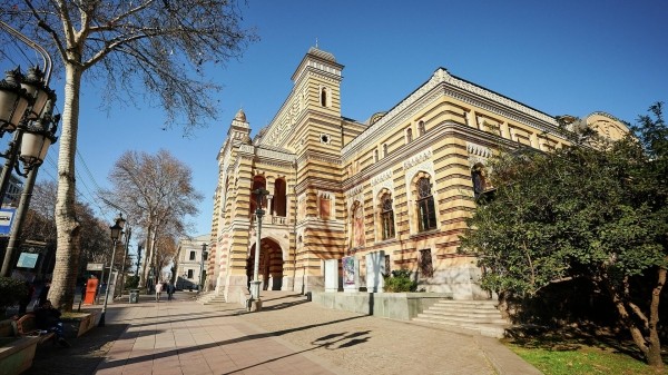 Уволены двое – подробности забастовки работников Тбилисского театра оперы и балета Уволены двое – подробности забастовки работников Тбилисского театра оперы и балета