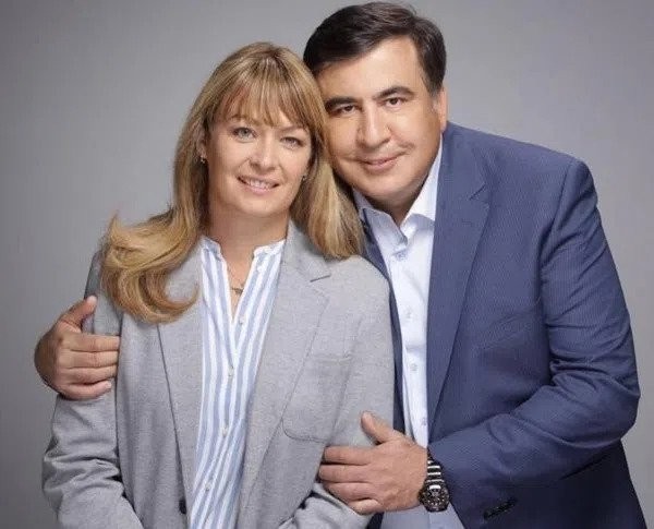 От Мананы Арчвадзе до Мака Чичуа – «первые леди» Грузии, их личная жизнь, влияние и неизвестные истории От Мананы Арчвадзе до Мака Чичуа – «первые леди» Грузии, их личная жизнь, влияние и неизвестные истории