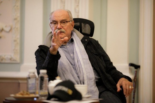 «Я не принимал решение Нади, но понимал, что обаяние грузина перевесит все мои слова» - что рассказывает Никита Михалков о разрушенной семье дочери и Резо Гигинеишвили «Я не принимал решение Нади, но понимал, что обаяние грузина перевесит все мои слова» - что рассказывает Никита Михалков о разрушенной семье дочери и Резо Гигинеишвили