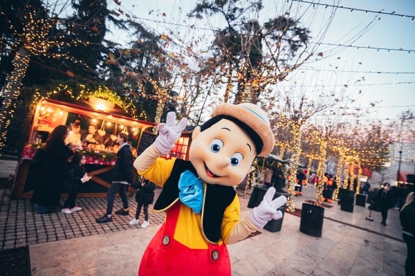 В Тбилиси открылась «Новогодняя деревня». ФОТО.