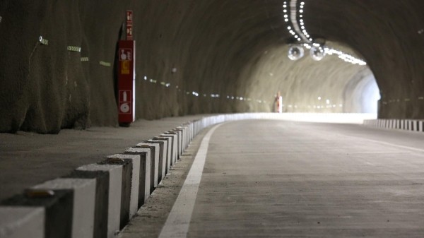 На главной автомагистрали Грузии вводятся ограничения На главной автомагистрали Грузии вводятся ограничения