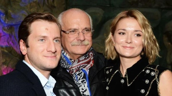 «Я не принимал решение Нади, но понимал, что обаяние грузина перевесит все мои слова» - что рассказывает Никита Михалков о разрушенной семье дочери и Резо Гигинеишвили «Я не принимал решение Нади, но понимал, что обаяние грузина перевесит все мои слова» - что рассказывает Никита Михалков о разрушенной семье дочери и Резо Гигинеишвили